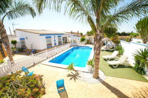 VILLA BANANERA CON PISCINA PRIVADA en CONIL DE LA FRONTERA